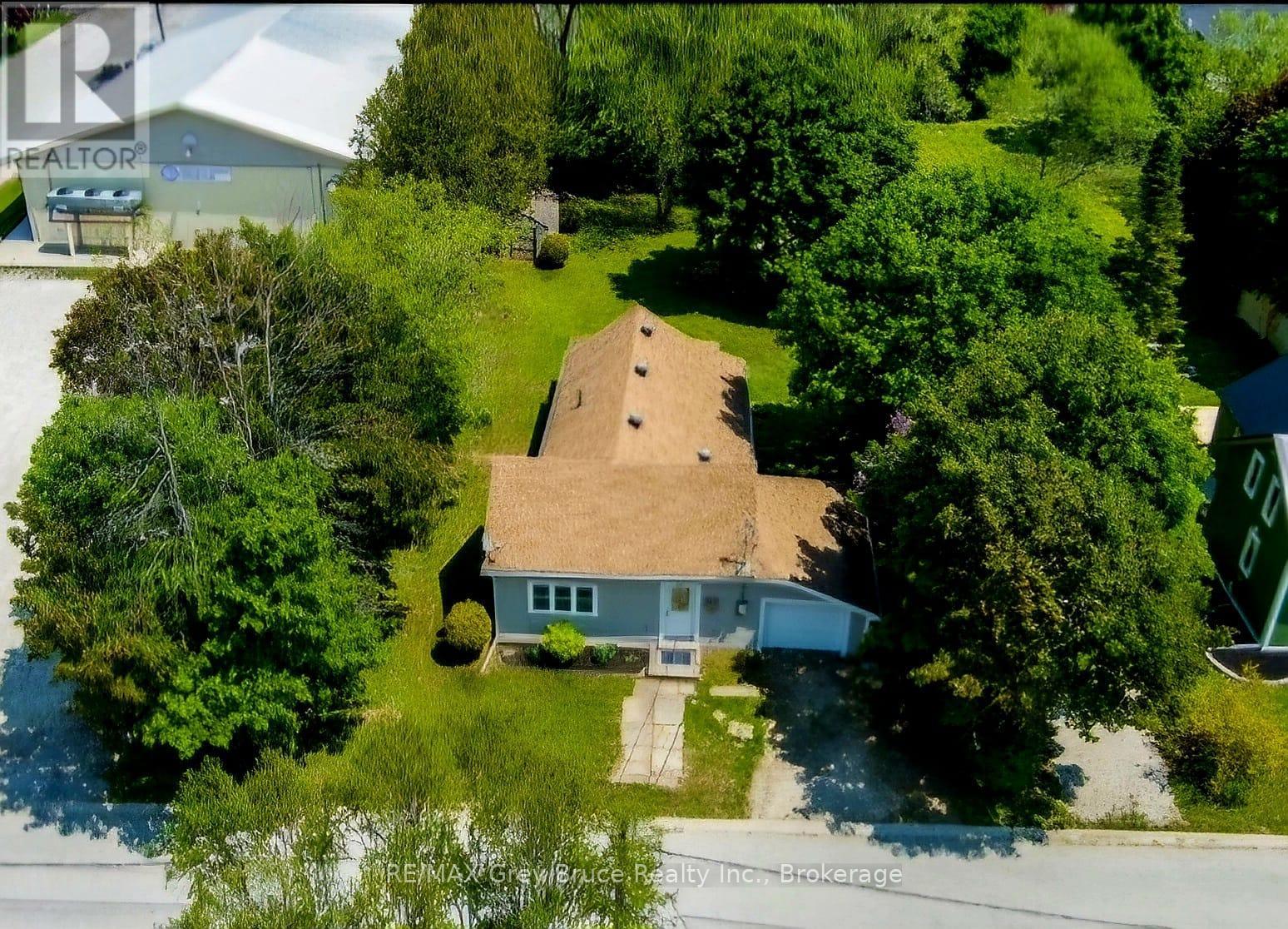523 Tyson Street, South Bruce Peninsula, Ontario  N0H 2T0 - Photo 40 - X12076669