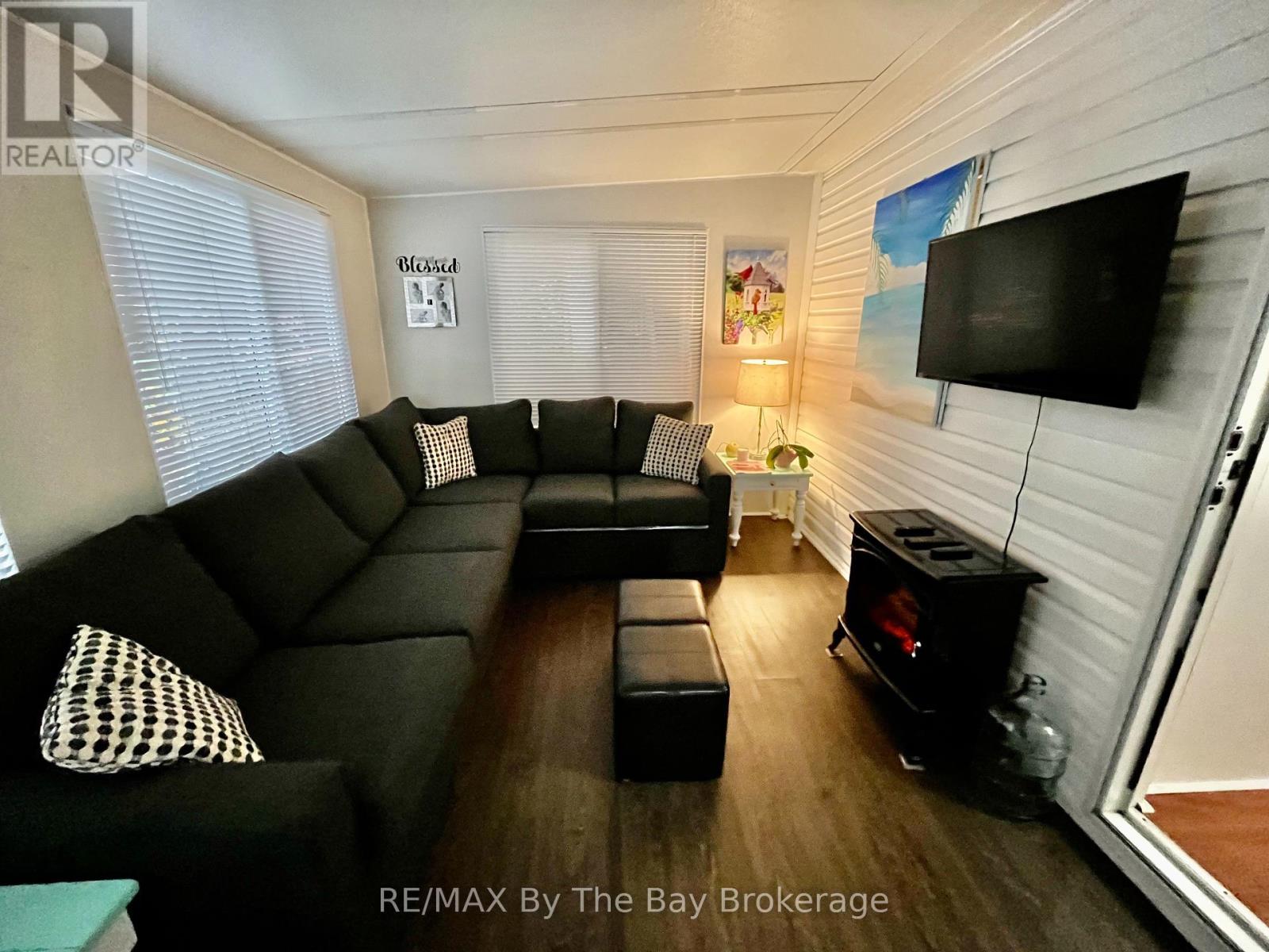 68 - 85 Theme Park Drive, Wasaga Beach, Ontario  L9Z 1X7 - Photo 16 - S12076940