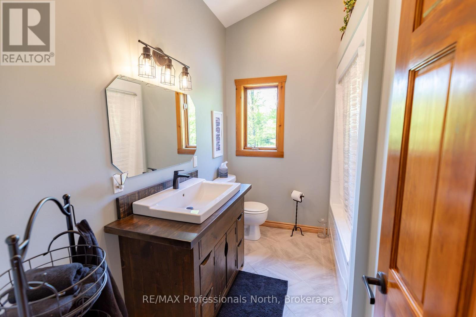 1107 Falkenburg Road, Bracebridge, Ontario  P1L 1X4 - Photo 24 - X12076935