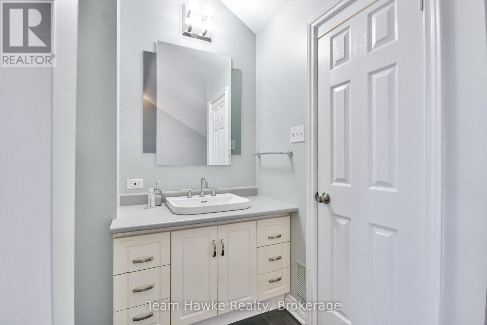 183 Lindsay Street, Midland, Ontario  L4R 2T7 - Photo 16 - S12077242