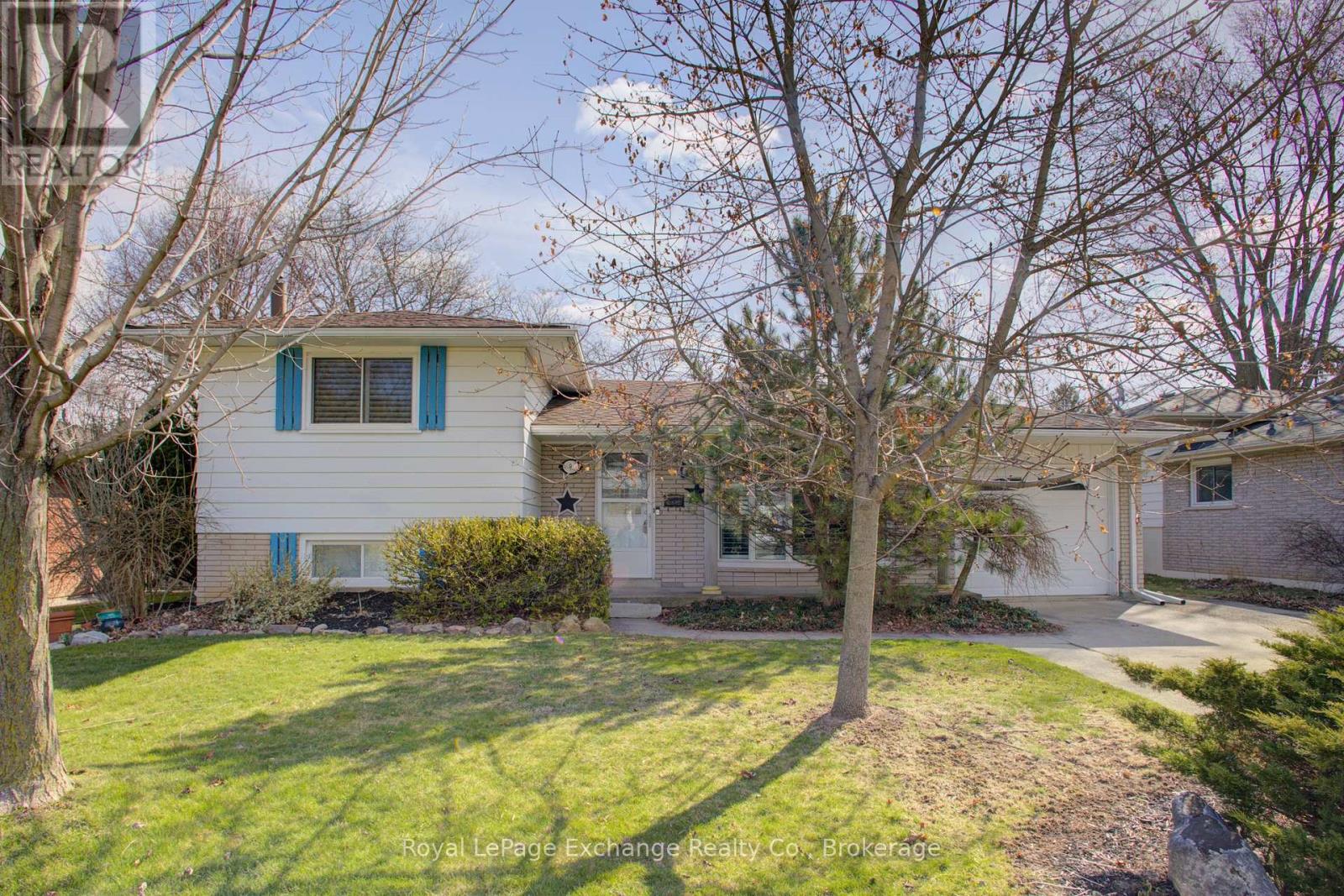 9 ORCHARD AVENUE, Hamilton, Ontario