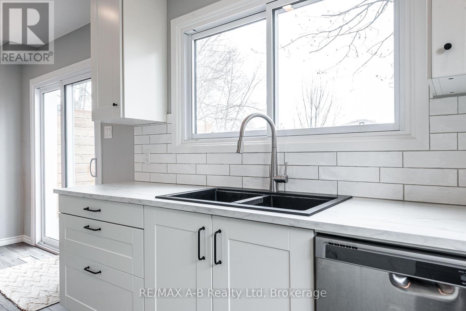329 Railway Avenue, Stratford, Ontario  N5A 2J3 - Photo 11 - X12077689