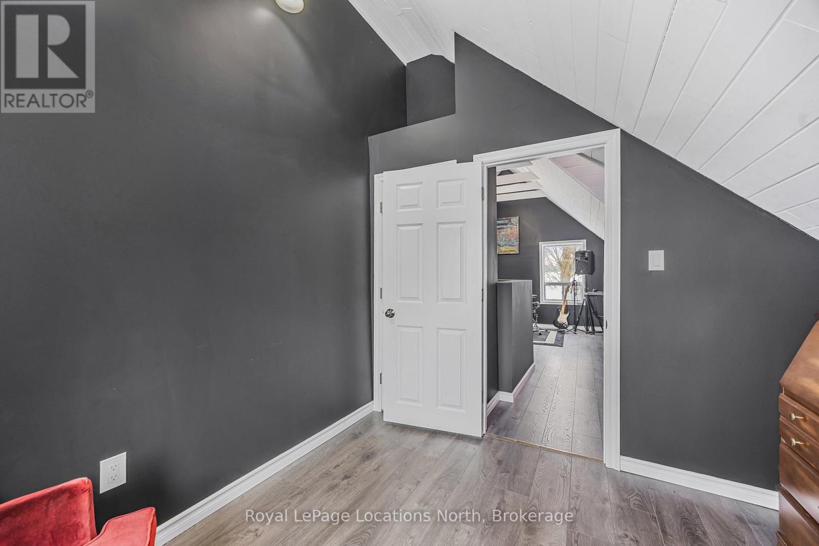 148 Marsh Street, Blue Mountains, Ontario  N0H 1J0 - Photo 25 - X12077735