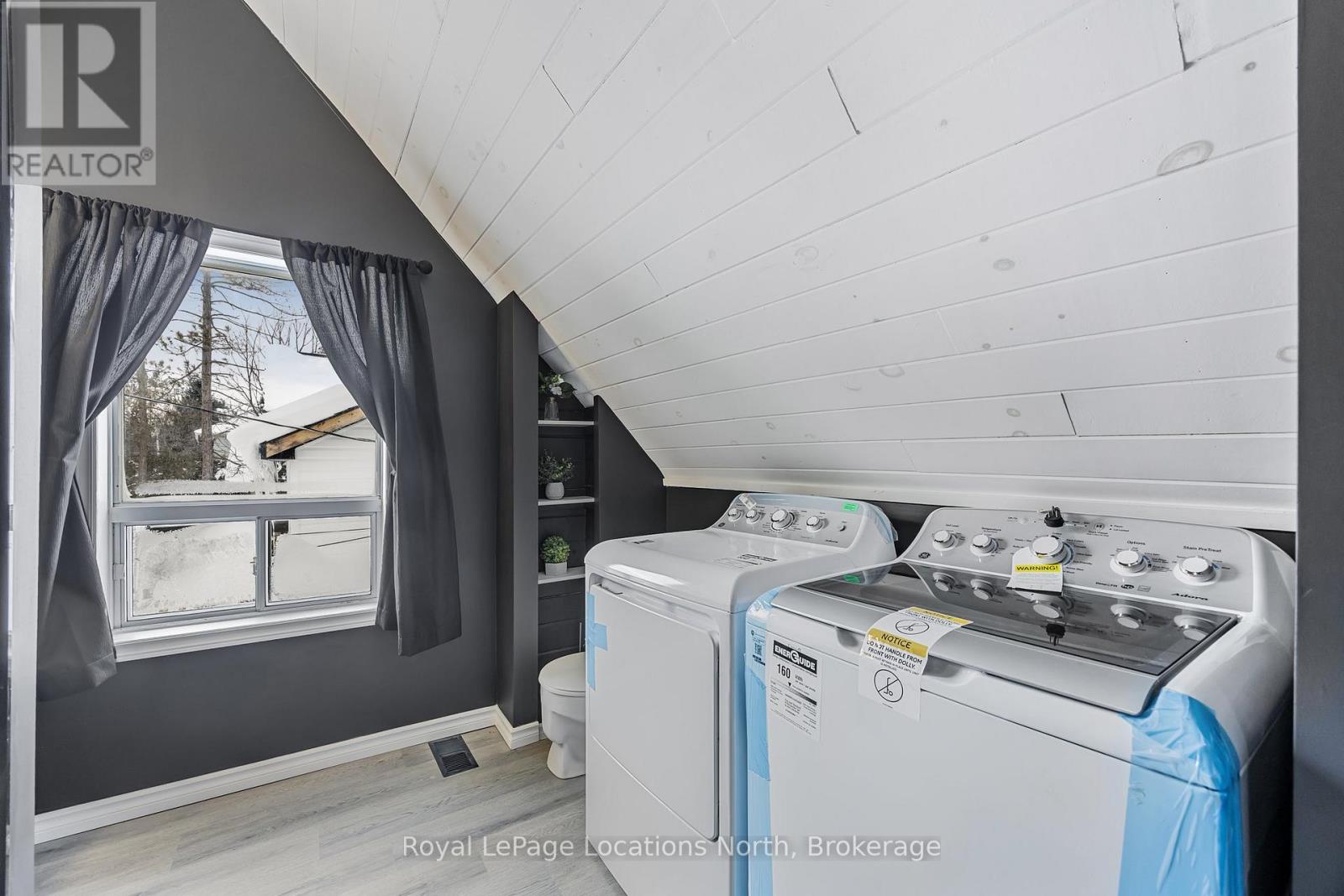 148 Marsh Street, Blue Mountains, Ontario  N0H 1J0 - Photo 27 - X12077735