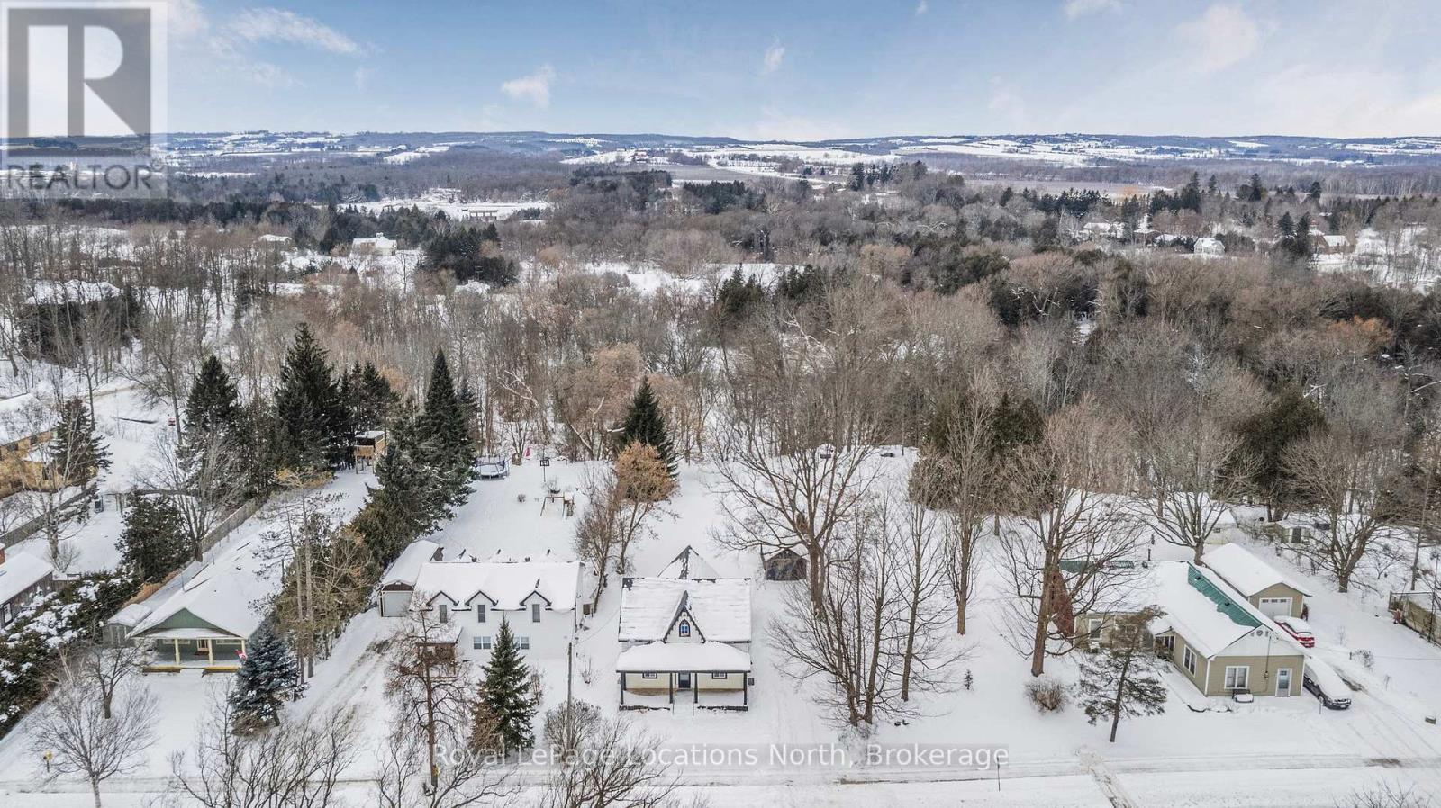 148 Marsh Street, Blue Mountains, Ontario  N0H 1J0 - Photo 3 - X12077735
