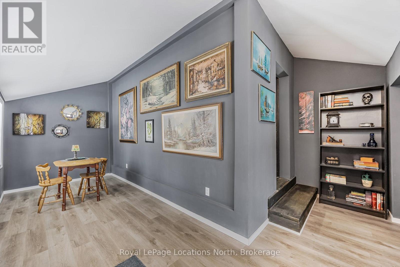 148 Marsh Street, Blue Mountains, Ontario  N0H 1J0 - Photo 5 - X12077735