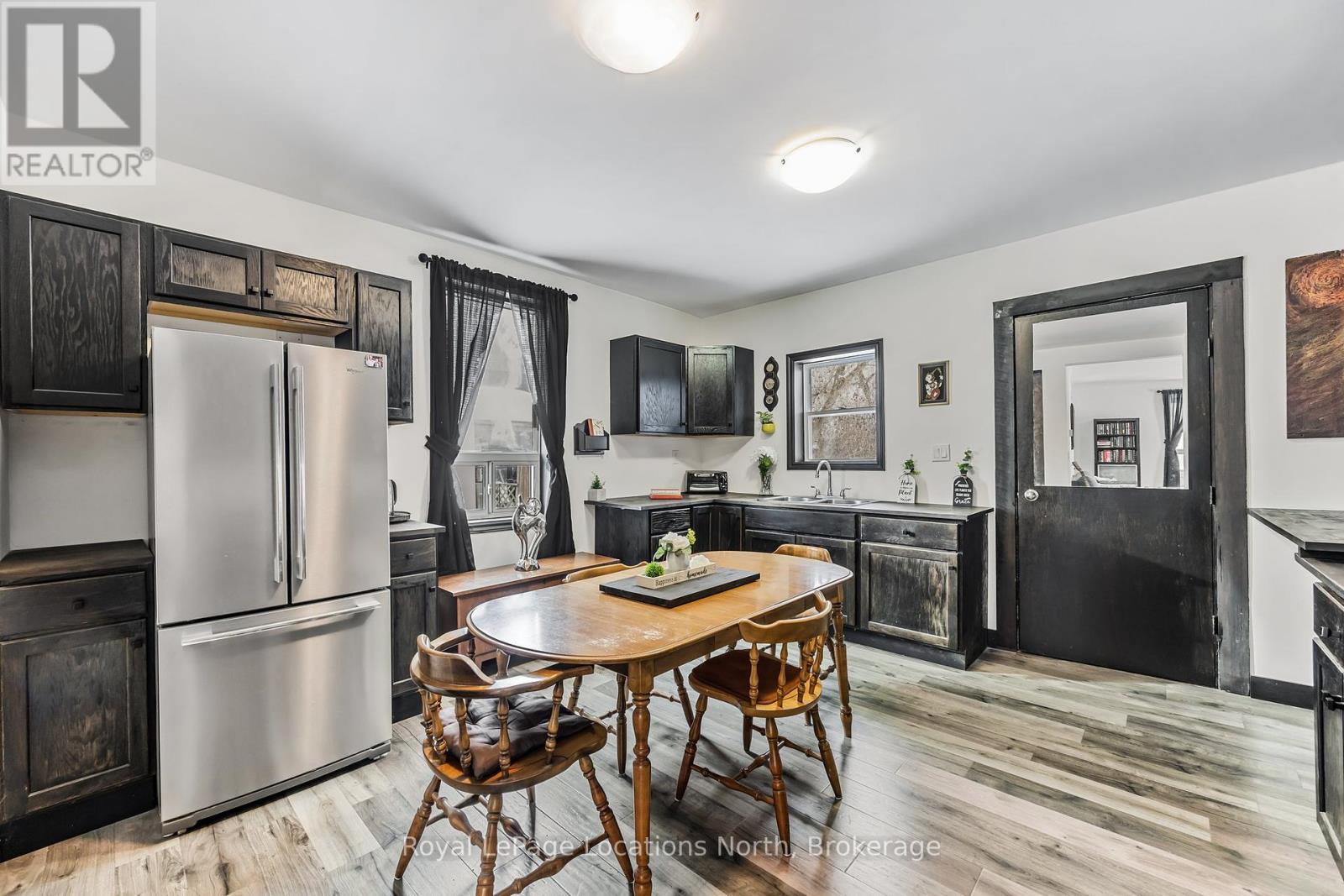 148 Marsh Street, Blue Mountains, Ontario  N0H 1J0 - Photo 7 - X12077735