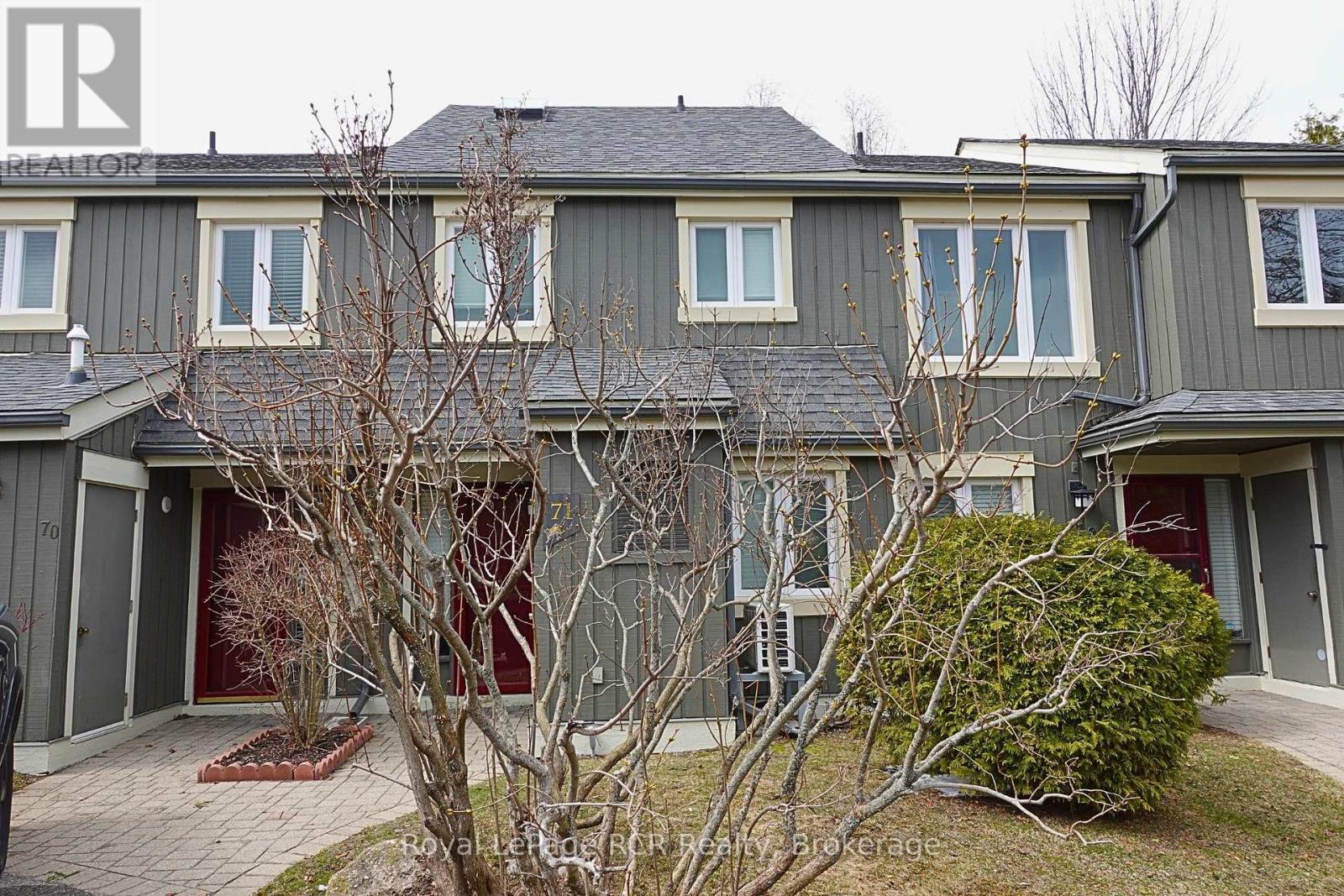 71 - 149 Fairway Crescent, Collingwood, Ontario  L9Y 5B4 - Photo 1 - S12077877