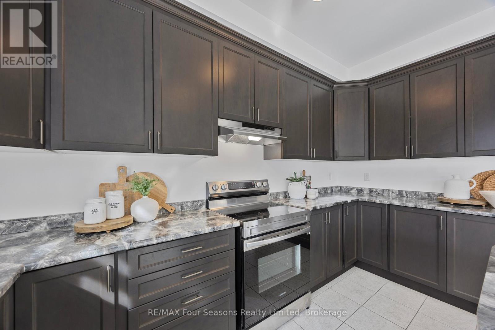 44 Kirby Avenue, Collingwood, Ontario  L9Y 3W8 - Photo 16 - S12078258