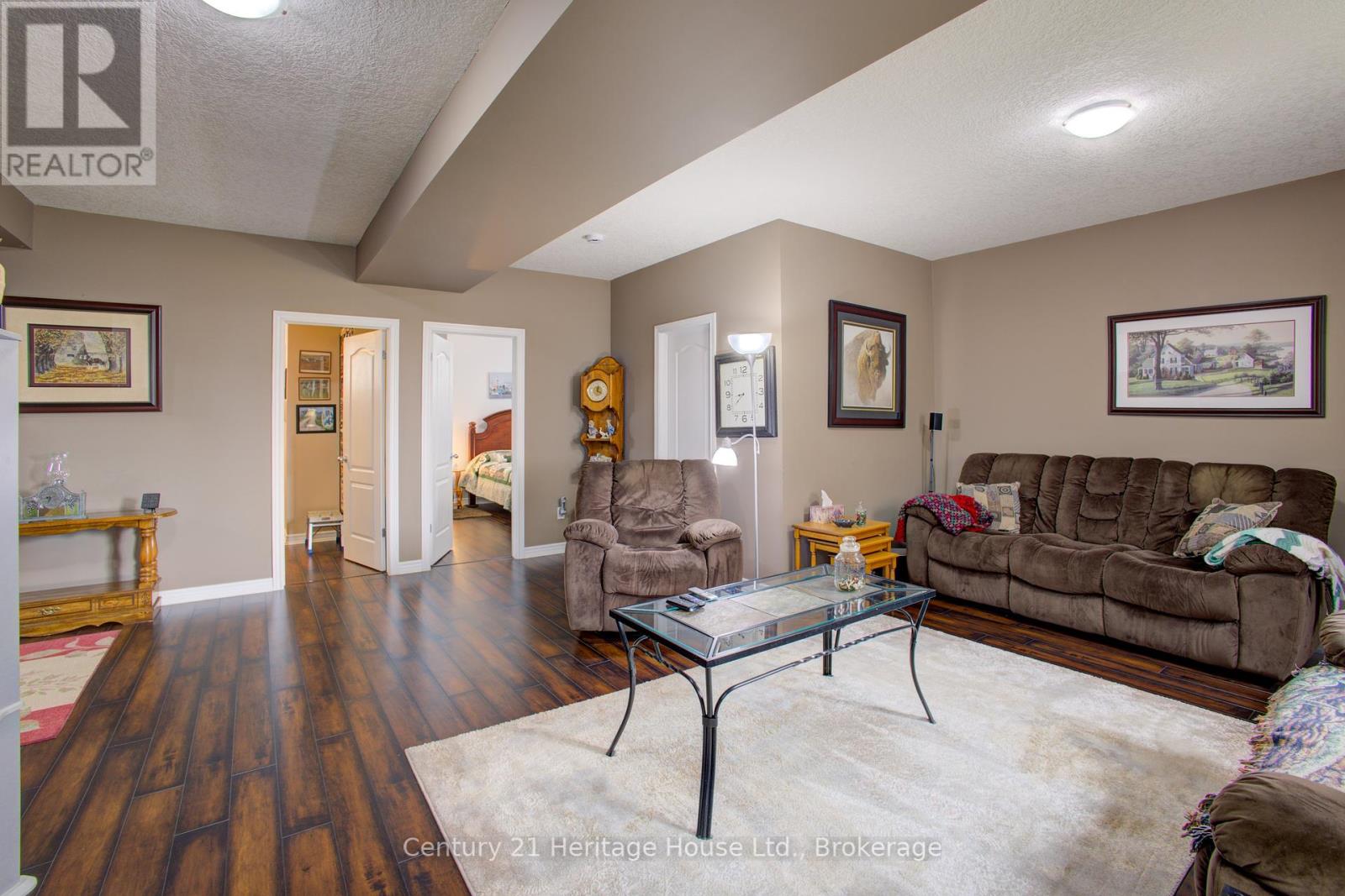 275 South Street E, West Grey, Ontario  N0G 1R0 - Photo 26 - X12078264