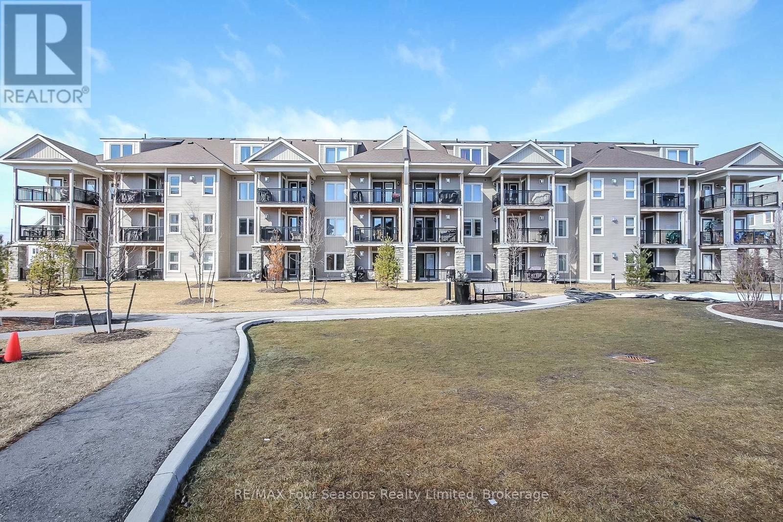 207 - 5 Anchorage Crescent, Collingwood, Ontario  L9Y 0Y6 - Photo 1 - S12078351