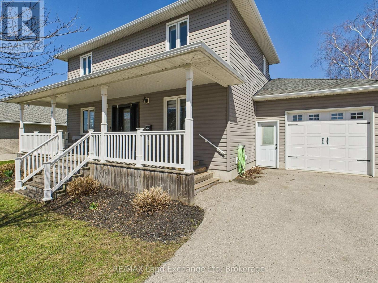 91 Park Street, Goderich, Ontario  N7A 1K9 - Photo 3 - X12079476