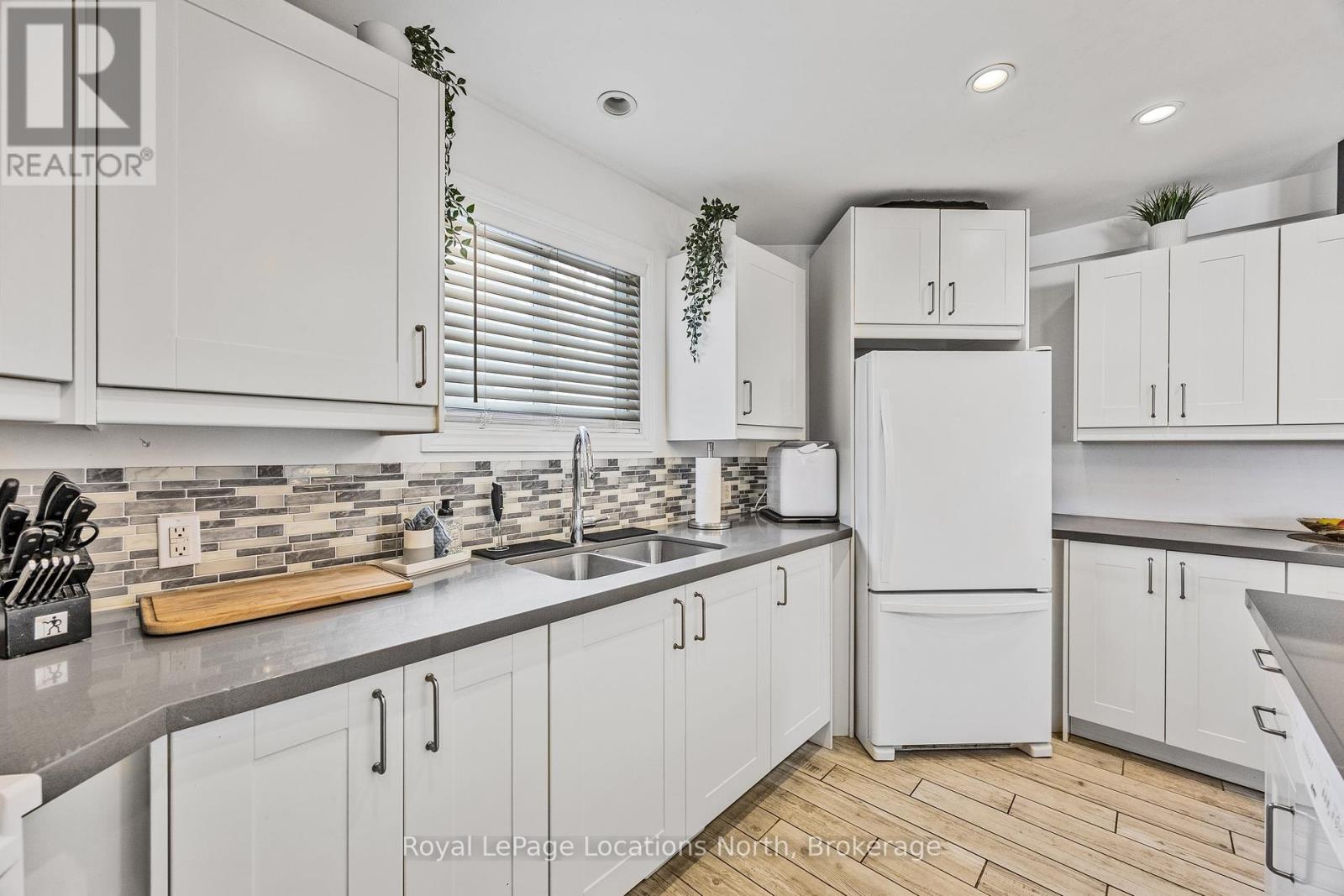 40 Savarin Street, Wasaga Beach, Ontario  L9Z 2N8 - Photo 11 - S12079617