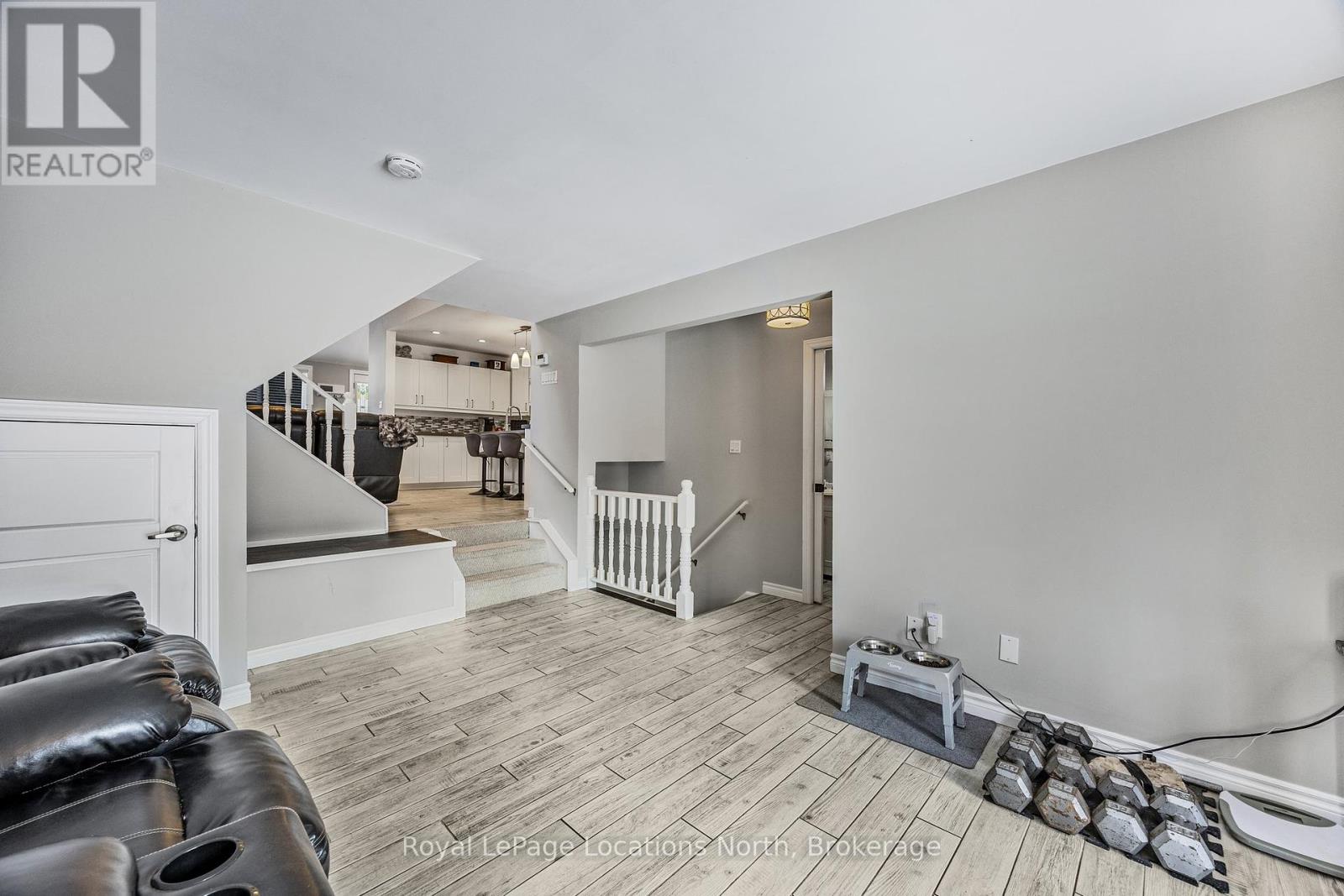 40 Savarin Street, Wasaga Beach, Ontario  L9Z 2N8 - Photo 13 - S12079617