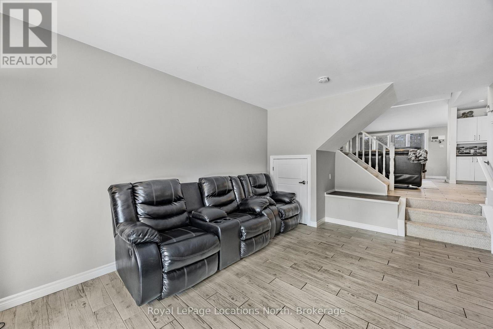40 Savarin Street, Wasaga Beach, Ontario  L9Z 2N8 - Photo 14 - S12079617