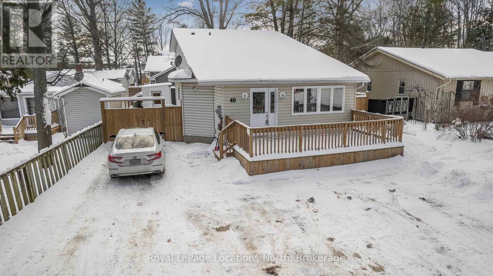 40 Savarin Street, Wasaga Beach, Ontario  L9Z 2N8 - Photo 2 - S12079617