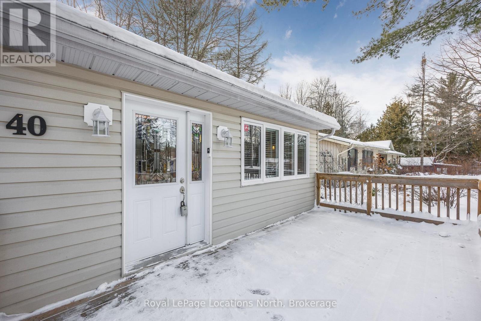 40 Savarin Street, Wasaga Beach, Ontario  L9Z 2N8 - Photo 3 - S12079617