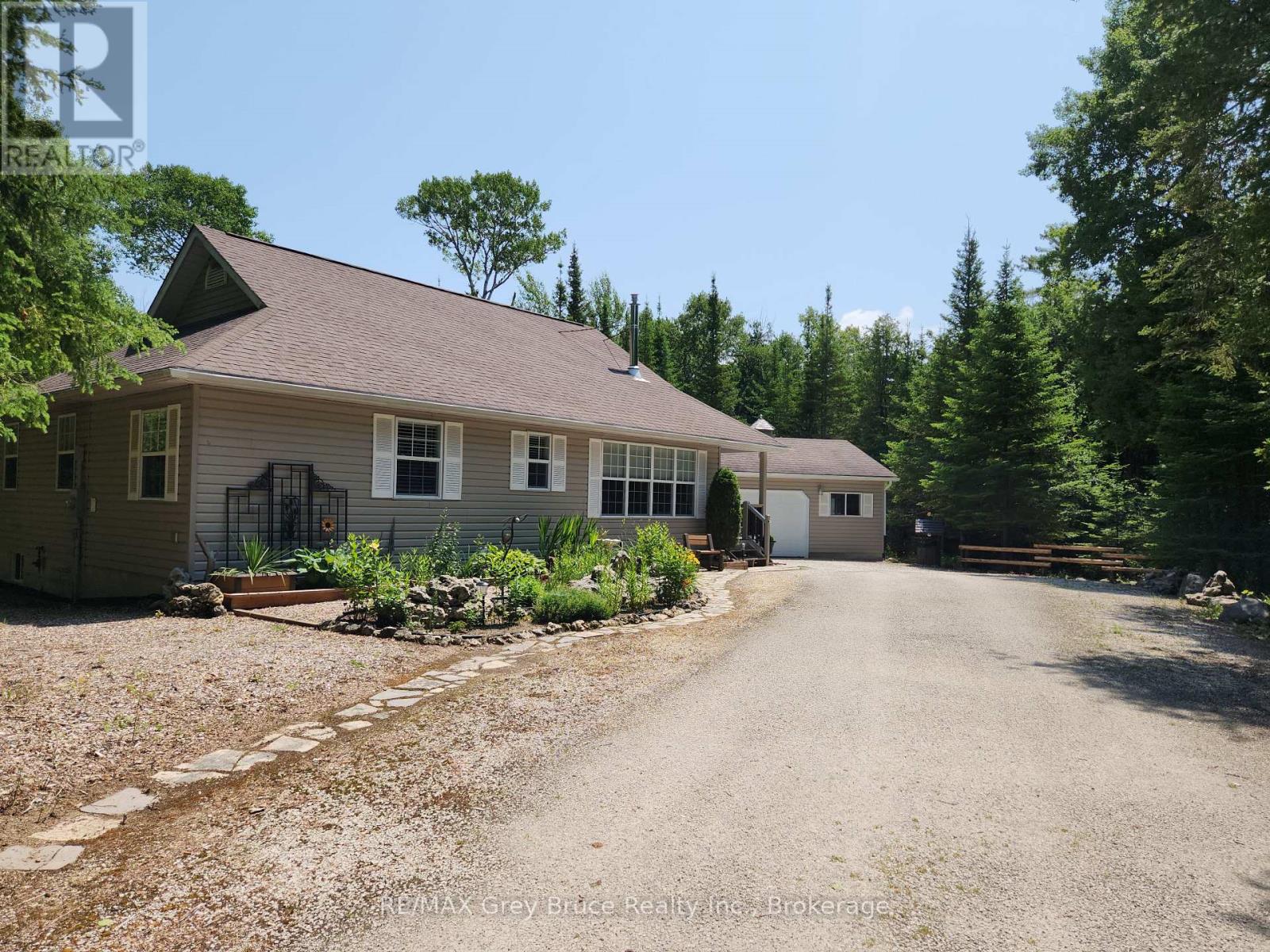 83 Lakewood Country Lane, Northern Bruce Peninsula, Ontario  N0H 1W0 - Photo 1 - X12079771