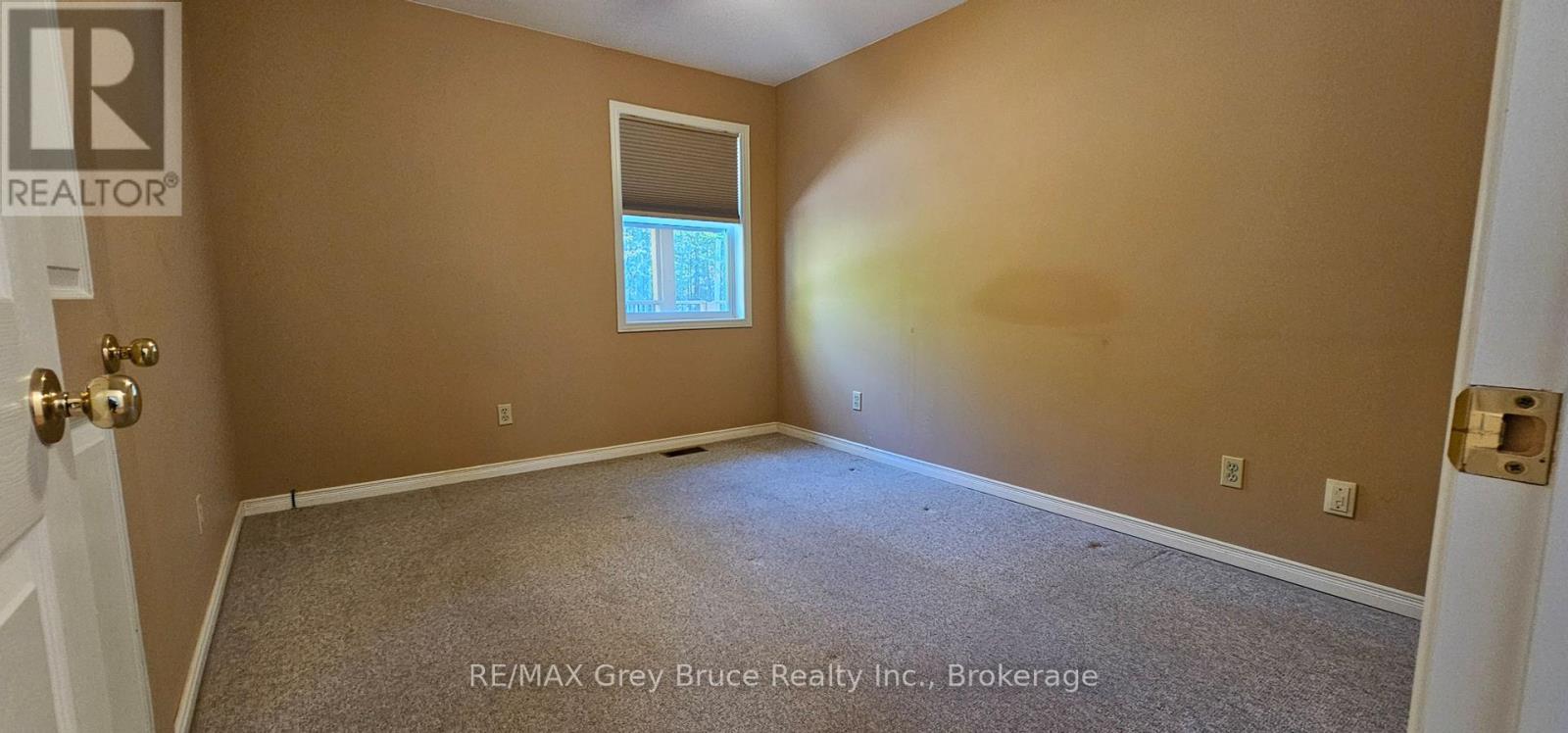 83 Lakewood Country Lane, Northern Bruce Peninsula, Ontario  N0H 1W0 - Photo 15 - X12079771