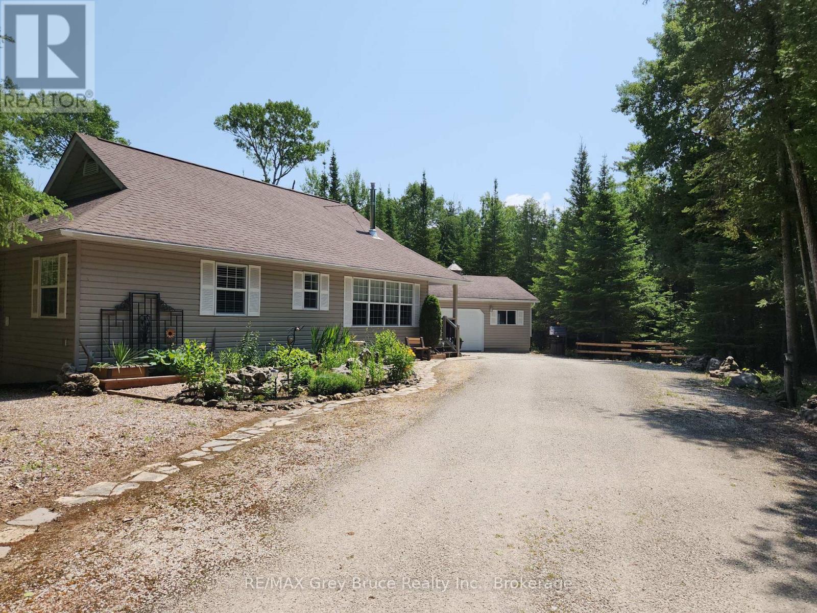 83 Lakewood Country Lane, Northern Bruce Peninsula, Ontario  N0H 1W0 - Photo 2 - X12079771