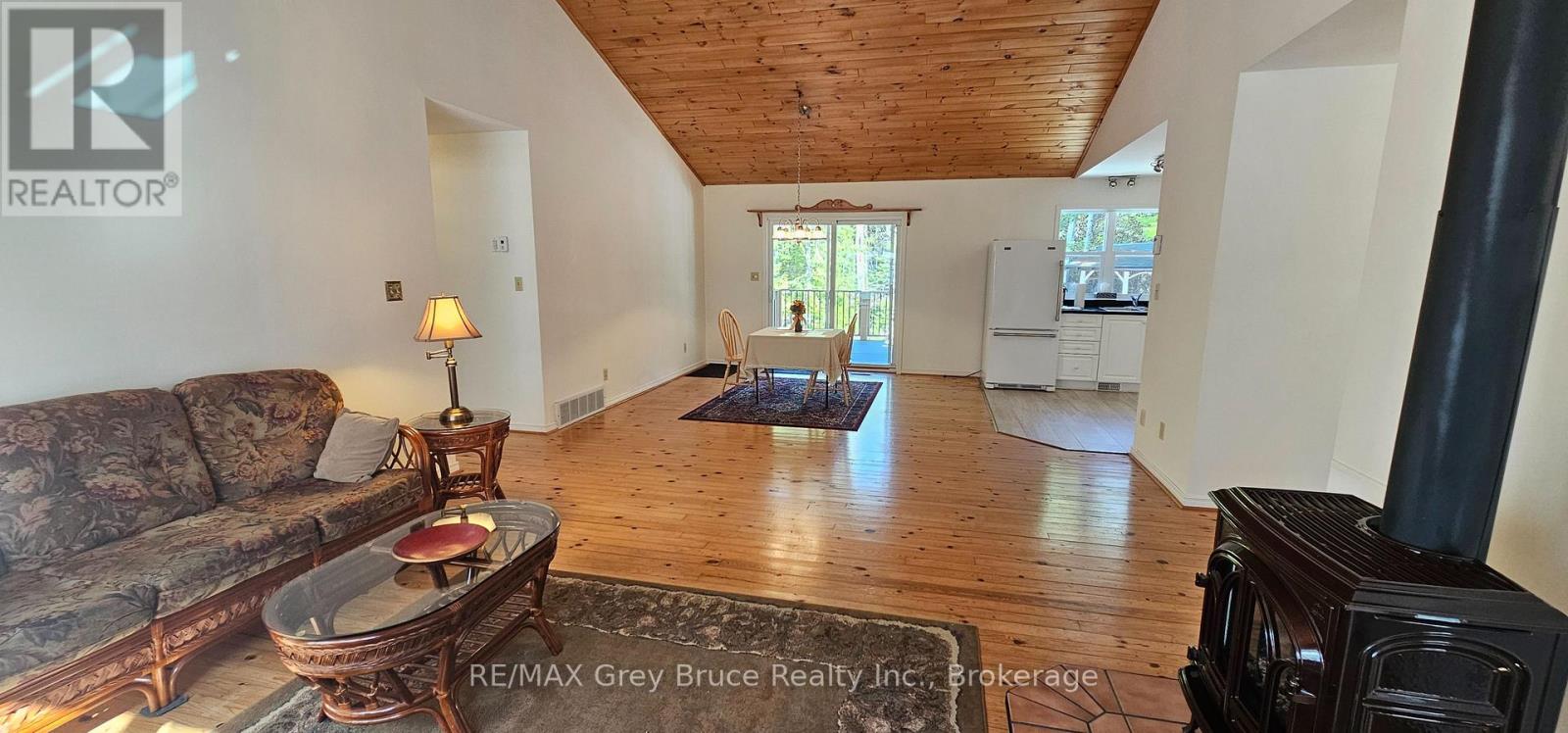 83 Lakewood Country Lane, Northern Bruce Peninsula, Ontario  N0H 1W0 - Photo 5 - X12079771