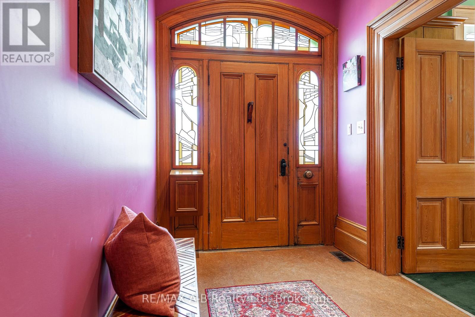 21 Birmingham Street, Stratford, Ontario  N5A 2S5 - Photo 4 - X12080737