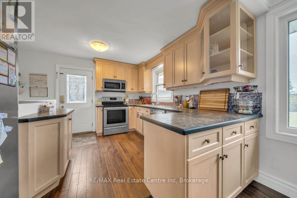 26 Brock Road N, Puslinch, Ontario  N0B 2J0 - Photo 7 - X12083378