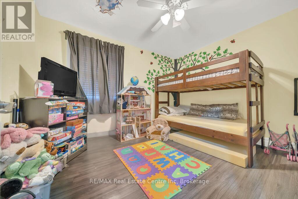 26 Brock Road N, Puslinch, Ontario  N0B 2J0 - Photo 9 - X12083378