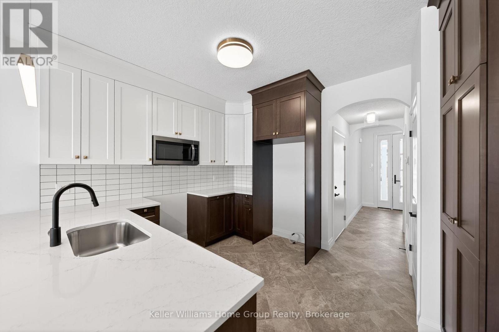 25 Halls Drive, Centre Wellington, Ontario  N0B 1S0 - Photo 12 - X12084257