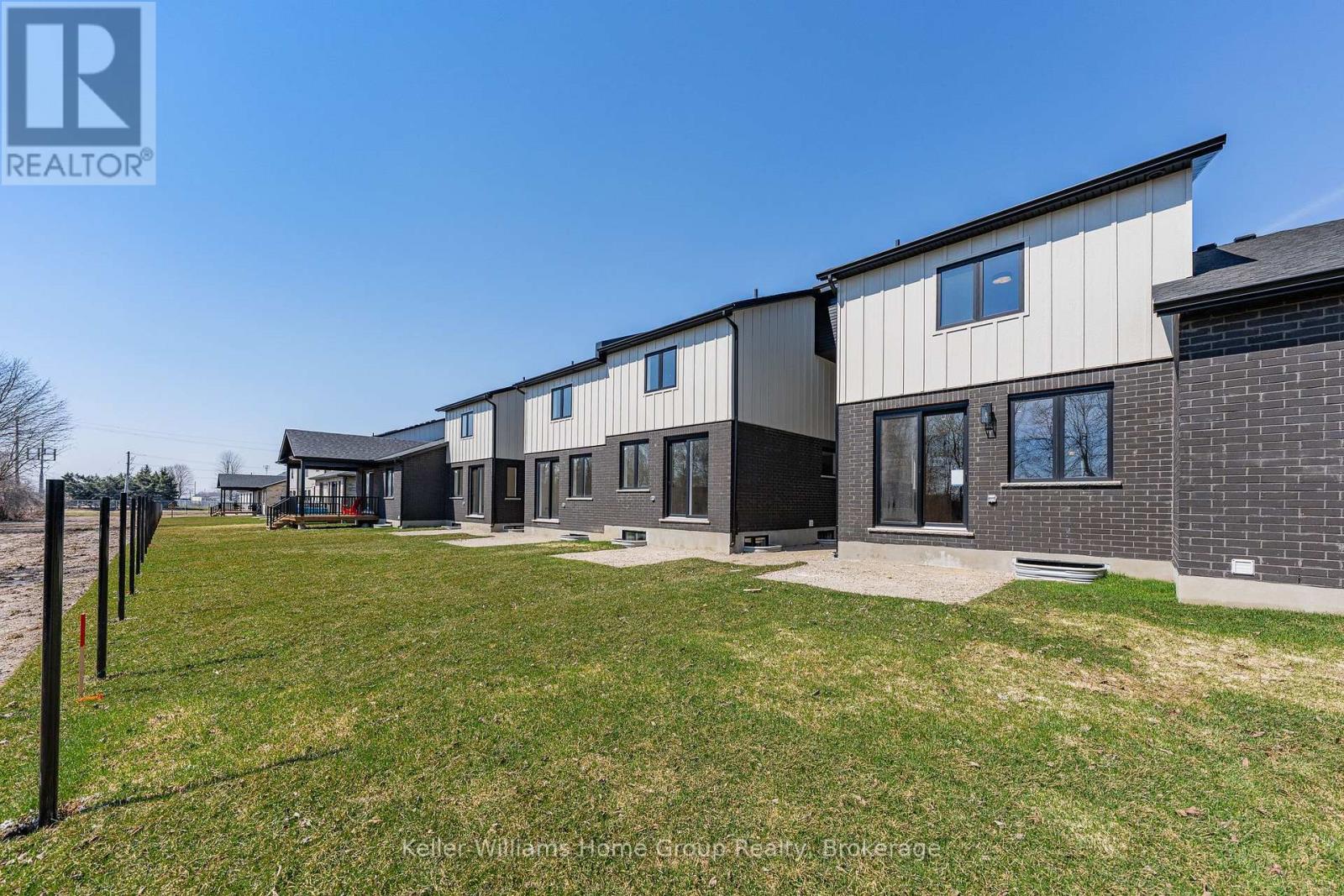 27 Halls Drive, Centre Wellington, Ontario  N0B 1S0 - Photo 46 - X12084265