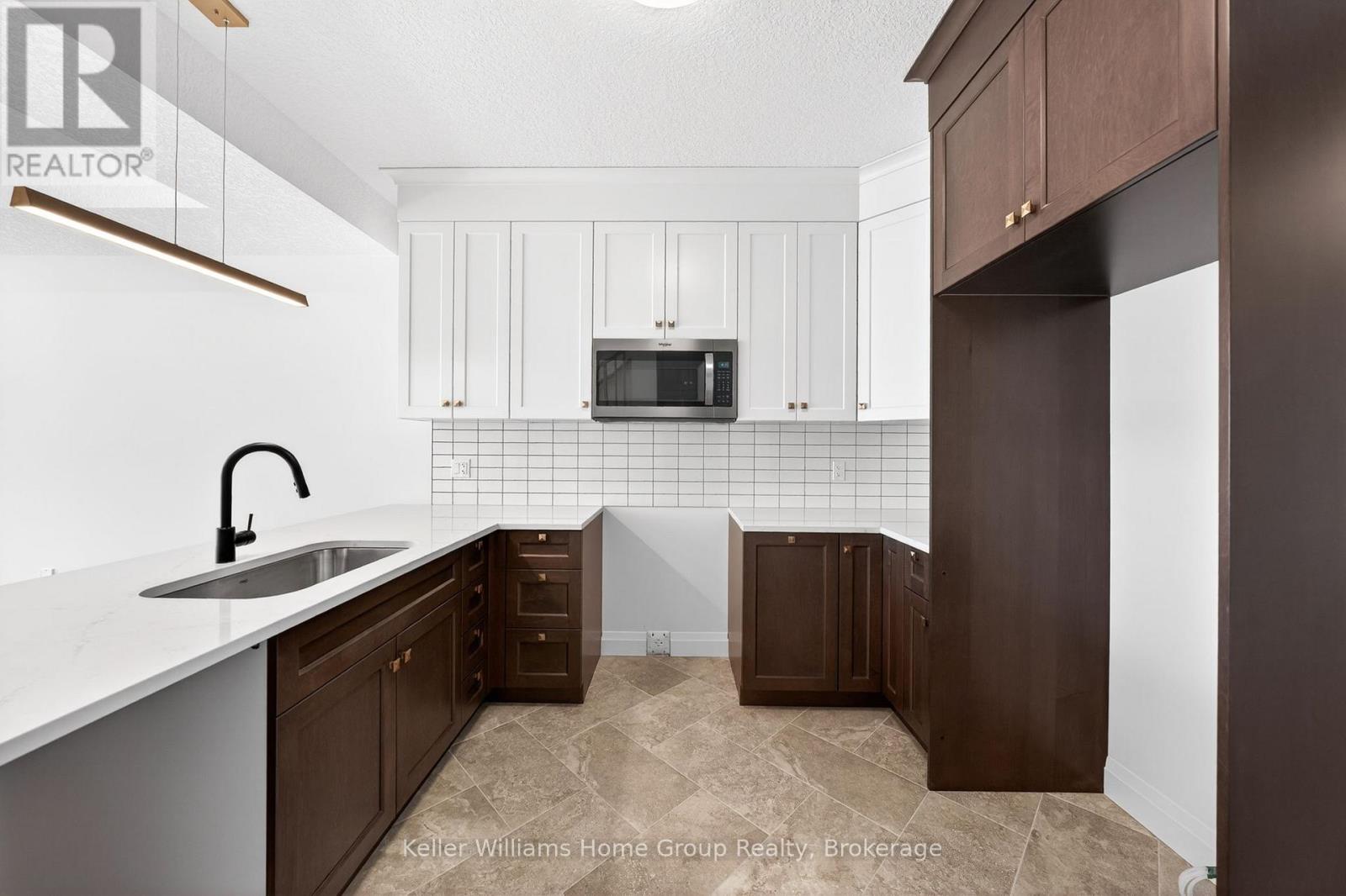 31 Halls Drive, Centre Wellington, Ontario  N0B 1S0 - Photo 13 - X12084272