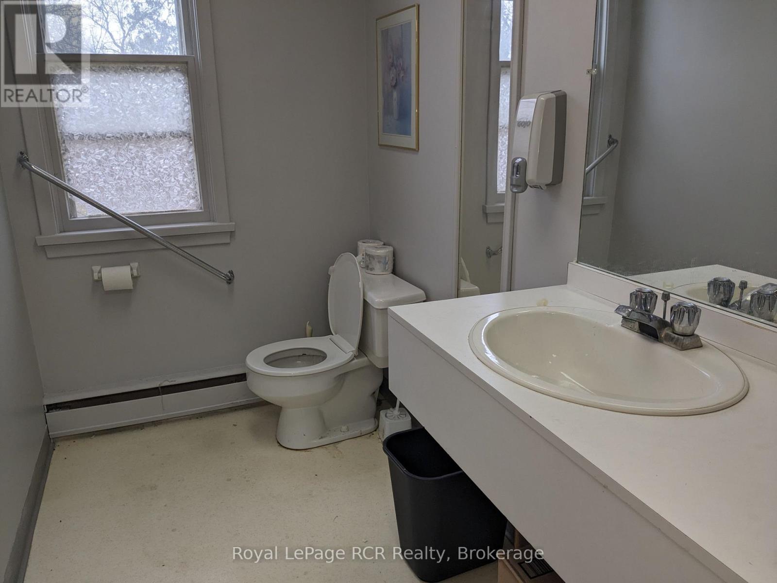 137 George Street W, West Grey, Ontario  N0G 1R0 - Photo 32 - X12085776