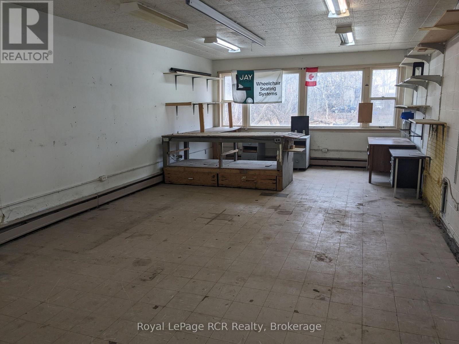 137 George Street W, West Grey, Ontario  N0G 1R0 - Photo 47 - X12085776