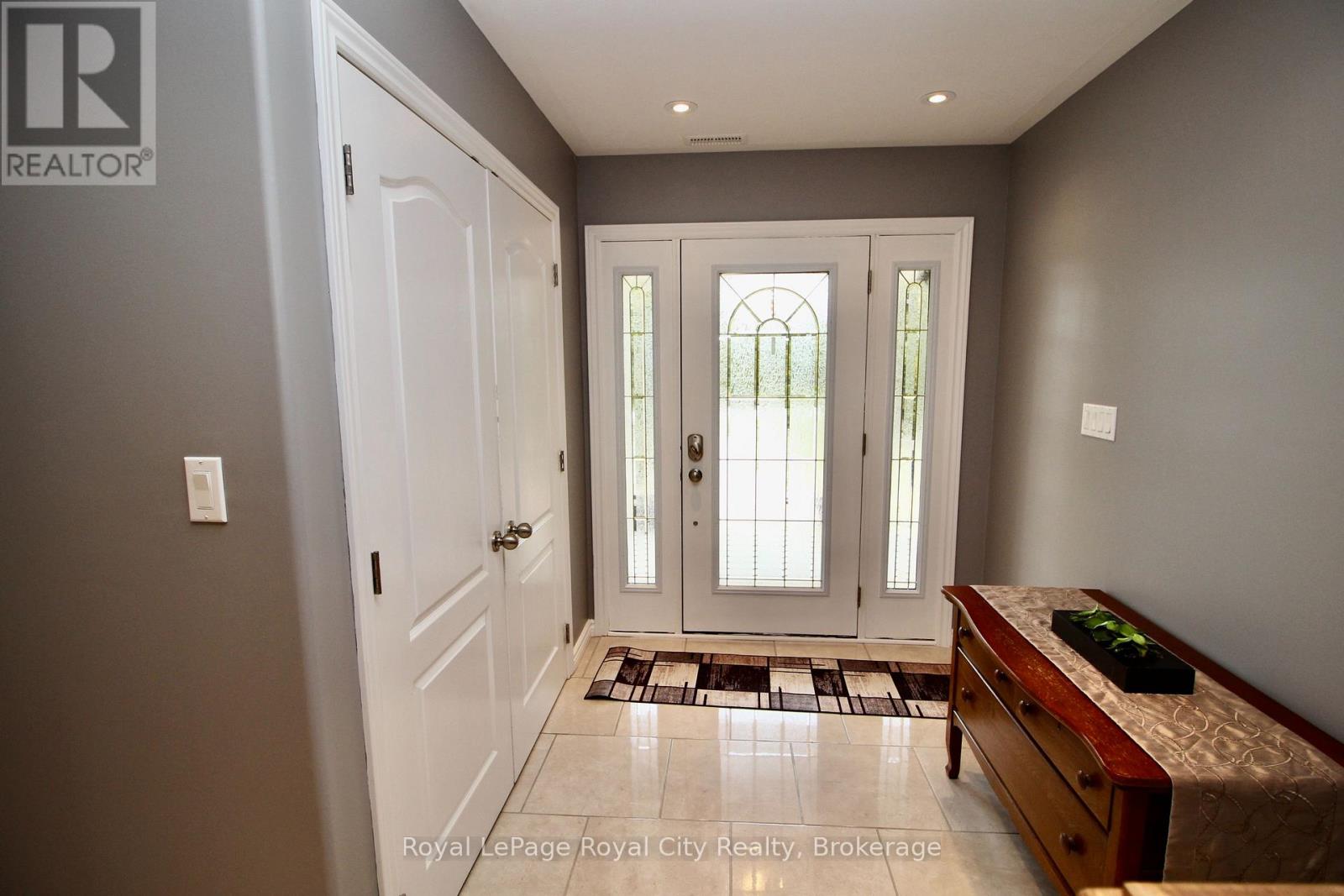 13 Elgin Street, Northern Bruce Peninsula, Ontario  N0H 2R0 - Photo 10 - X12089342