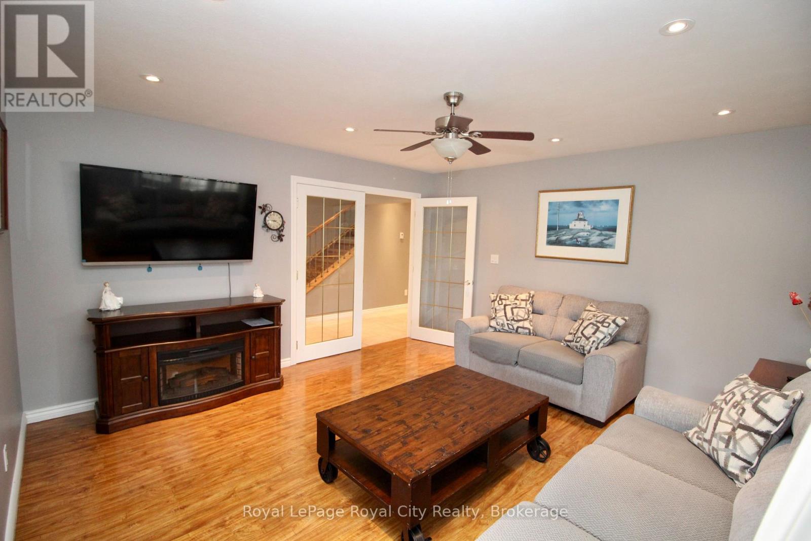 13 Elgin Street, Northern Bruce Peninsula, Ontario  N0H 2R0 - Photo 12 - X12089342