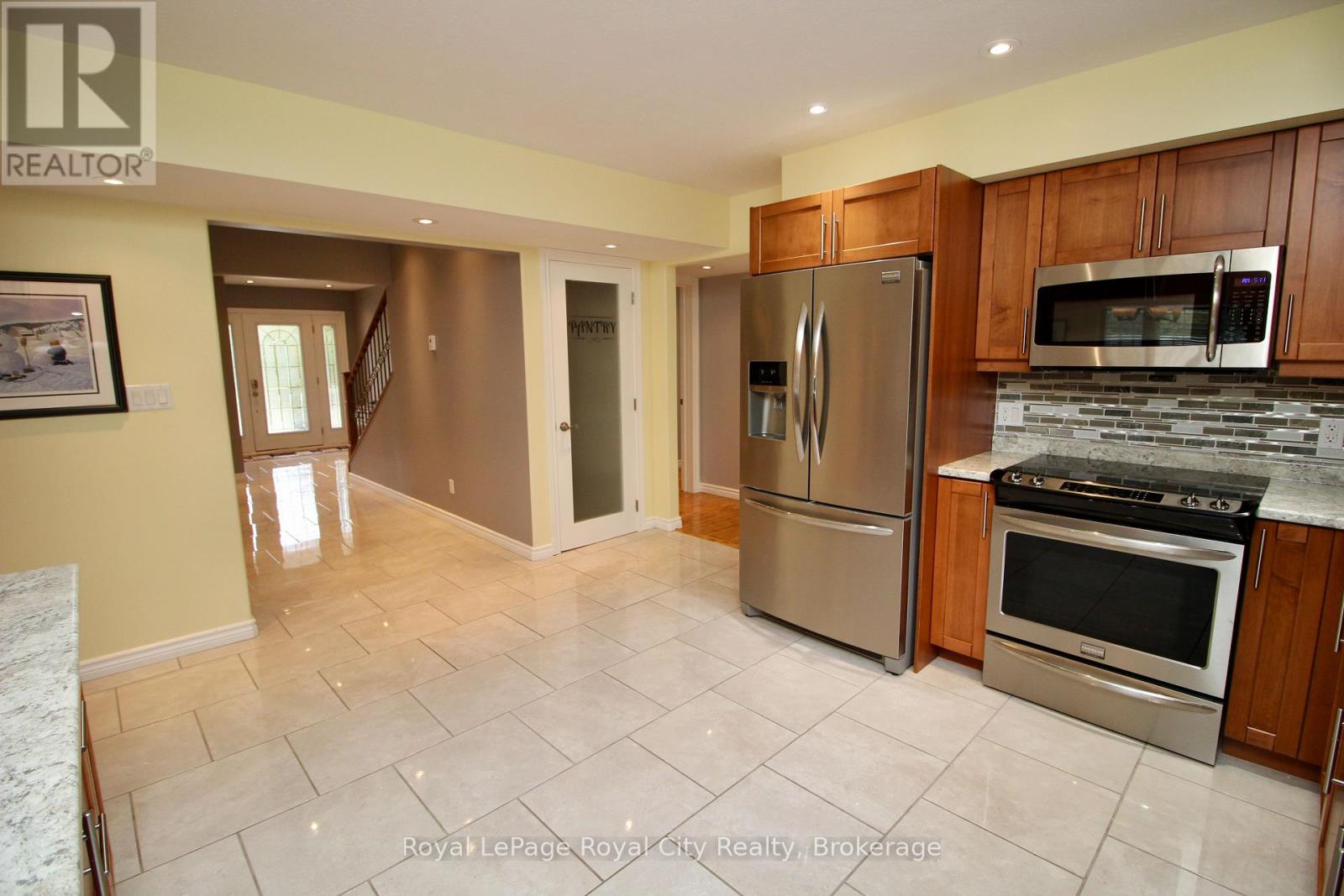 13 Elgin Street, Northern Bruce Peninsula, Ontario  N0H 2R0 - Photo 16 - X12089342