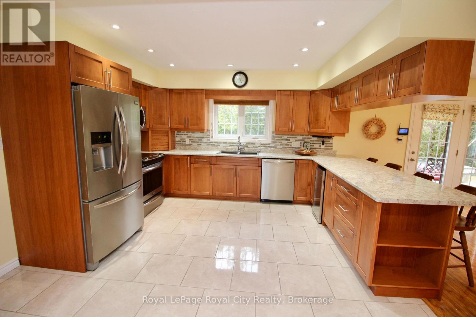 13 Elgin Street, Northern Bruce Peninsula, Ontario  N0H 2R0 - Photo 17 - X12089342