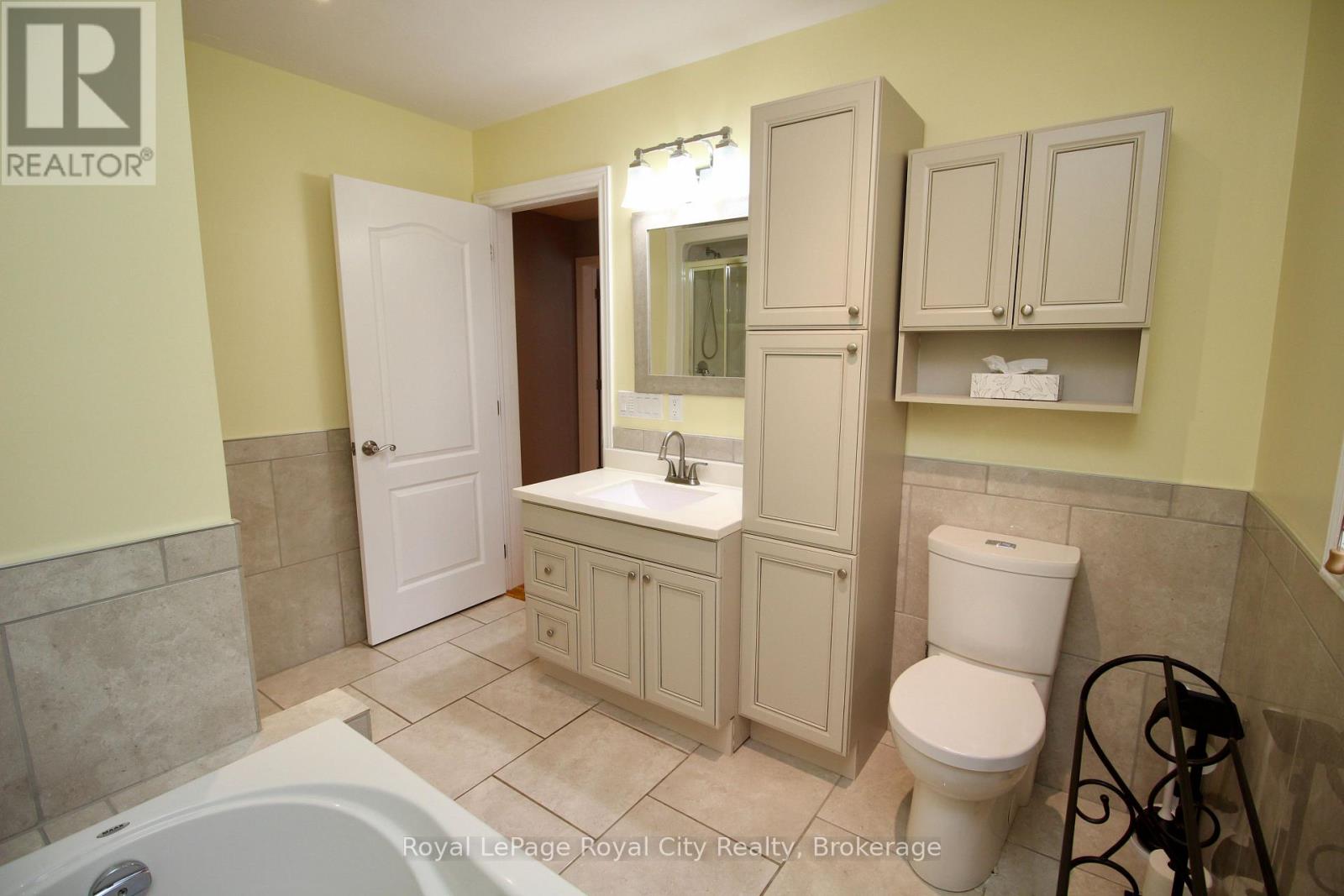 13 Elgin Street, Northern Bruce Peninsula, Ontario  N0H 2R0 - Photo 30 - X12089342