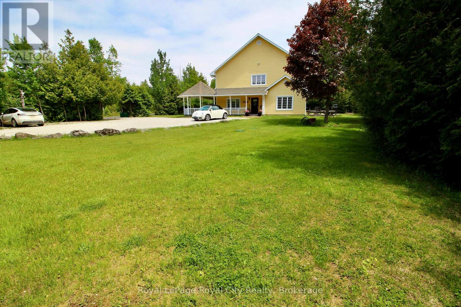 13 Elgin Street, Northern Bruce Peninsula, Ontario  N0H 2R0 - Photo 4 - X12089342