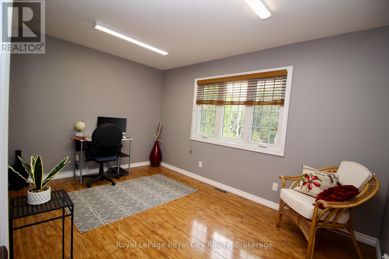 13 Elgin Street, Northern Bruce Peninsula, Ontario  N0H 2R0 - Photo 45 - X12089342