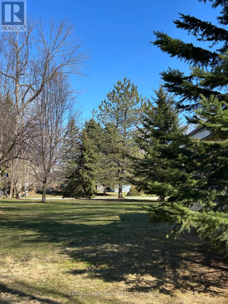 13 Pollard Drive, Meaford, Ontario  N4L 1A7 - Photo 12 - X12089736