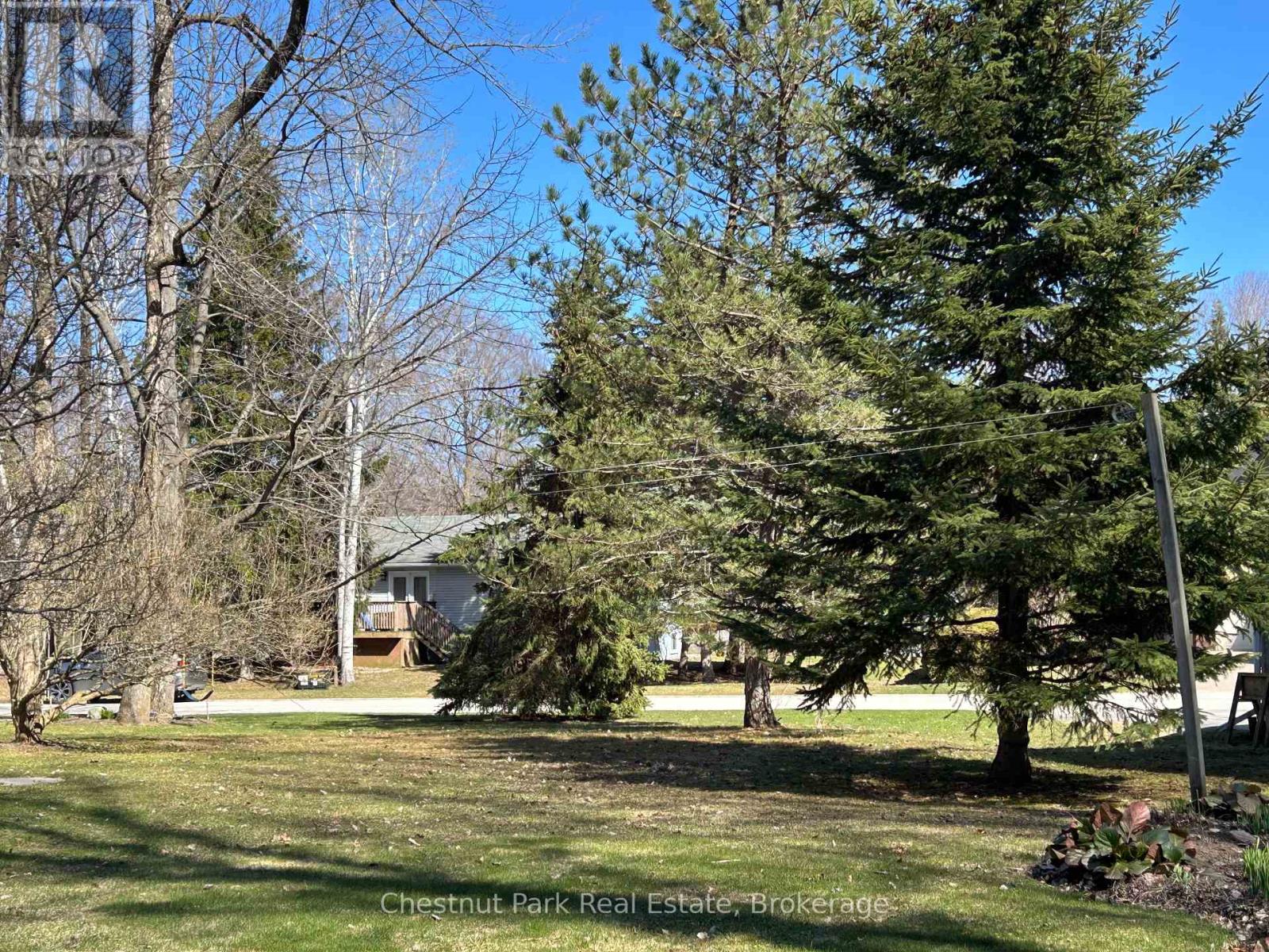 13 Pollard Drive, Meaford, Ontario  N4L 1A7 - Photo 14 - X12089736