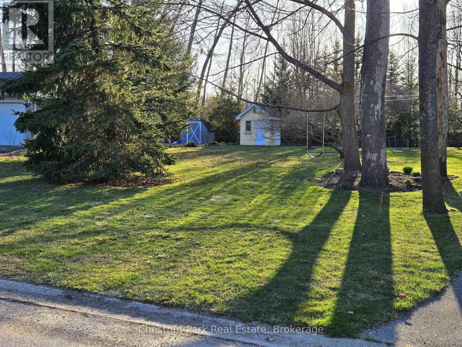 13 Pollard Drive, Meaford, Ontario  N4L 1A7 - Photo 3 - X12089736