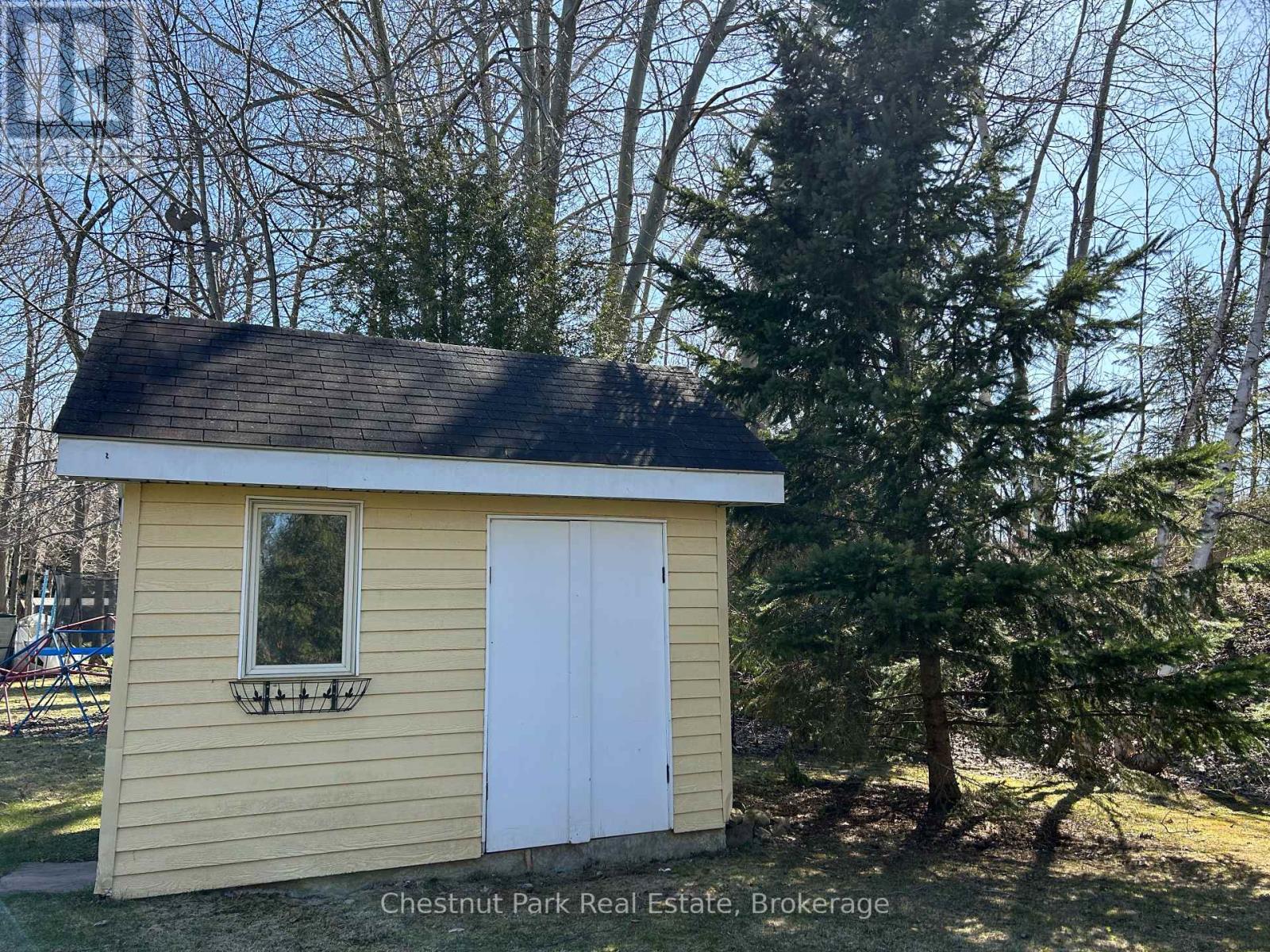 13 Pollard Drive, Meaford, Ontario  N4L 1A7 - Photo 8 - X12089736