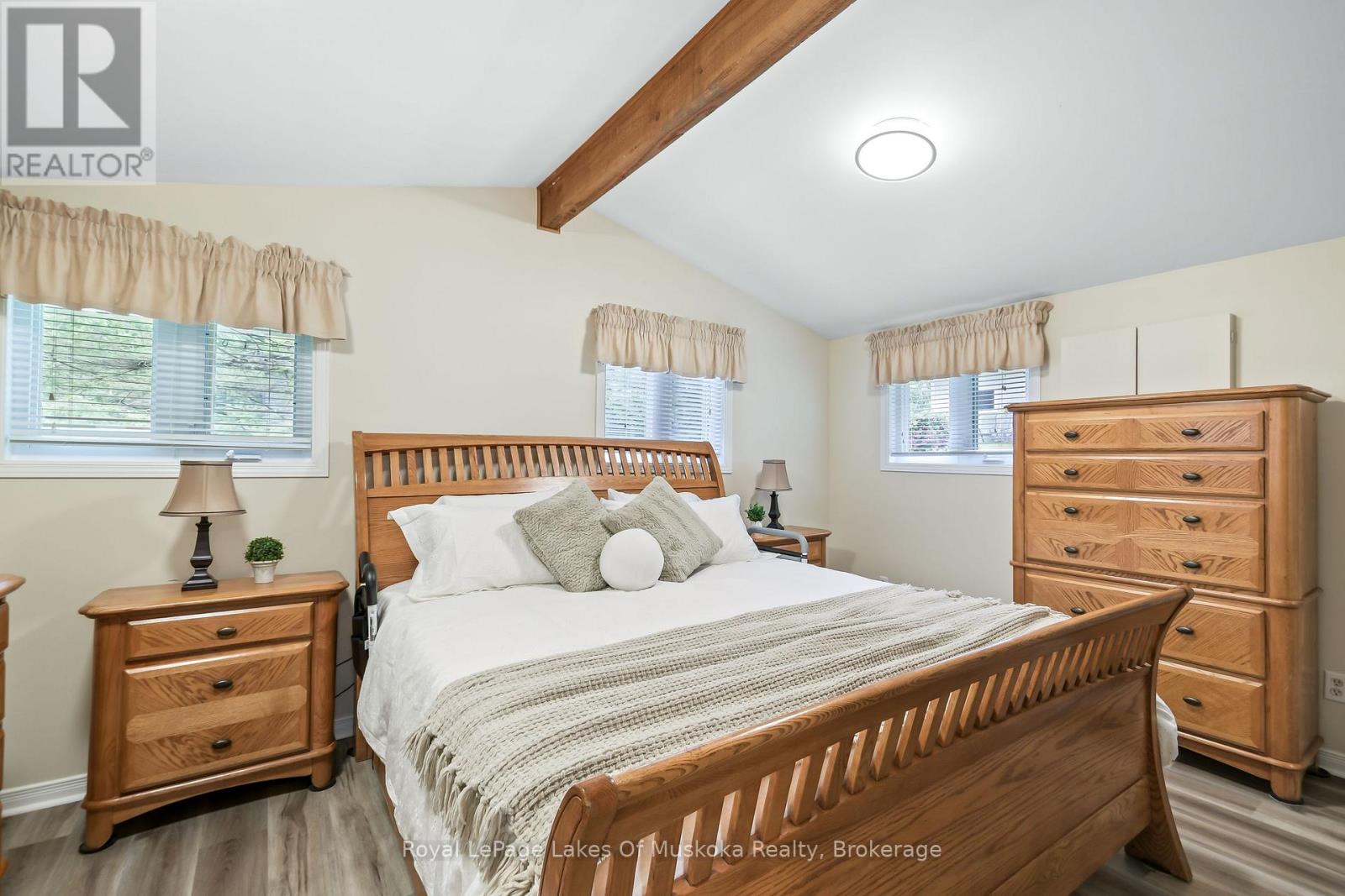 1019 Lakeshore Drive N, Bracebridge, Ontario  P1L 1X3 - Photo 22 - X12090032