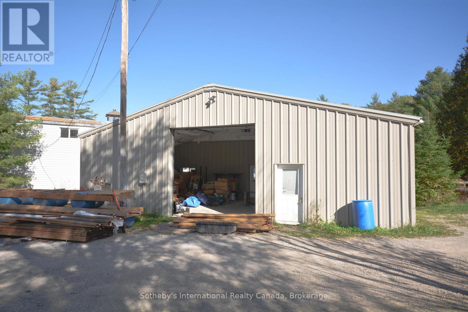 827 Go Home Lake Road, Georgian Bay, Ontario  P0C 1H0 - Photo 3 - X12093381