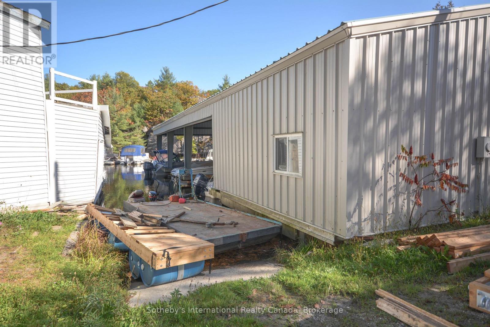 827 Go Home Lake Road, Georgian Bay, Ontario  P0C 1H0 - Photo 6 - X12093381