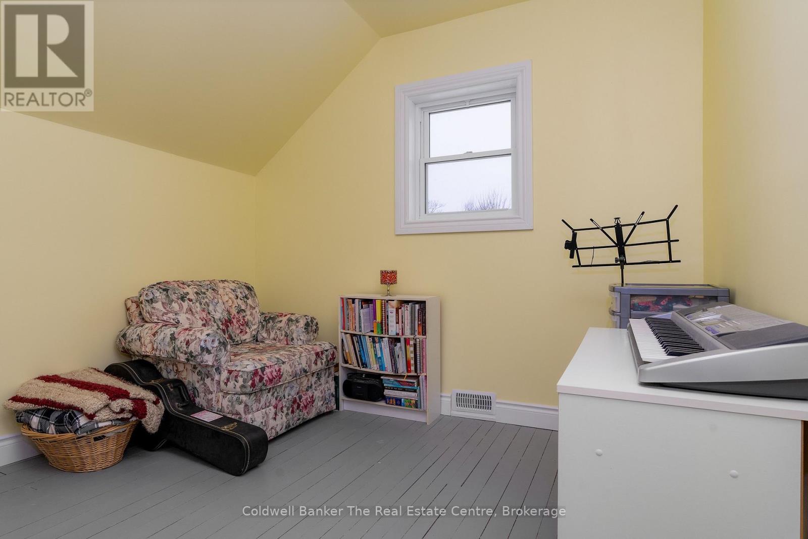 24 Elizabeth Street W, Clearview, Ontario  L0M 1G0 - Photo 12 - S12096248