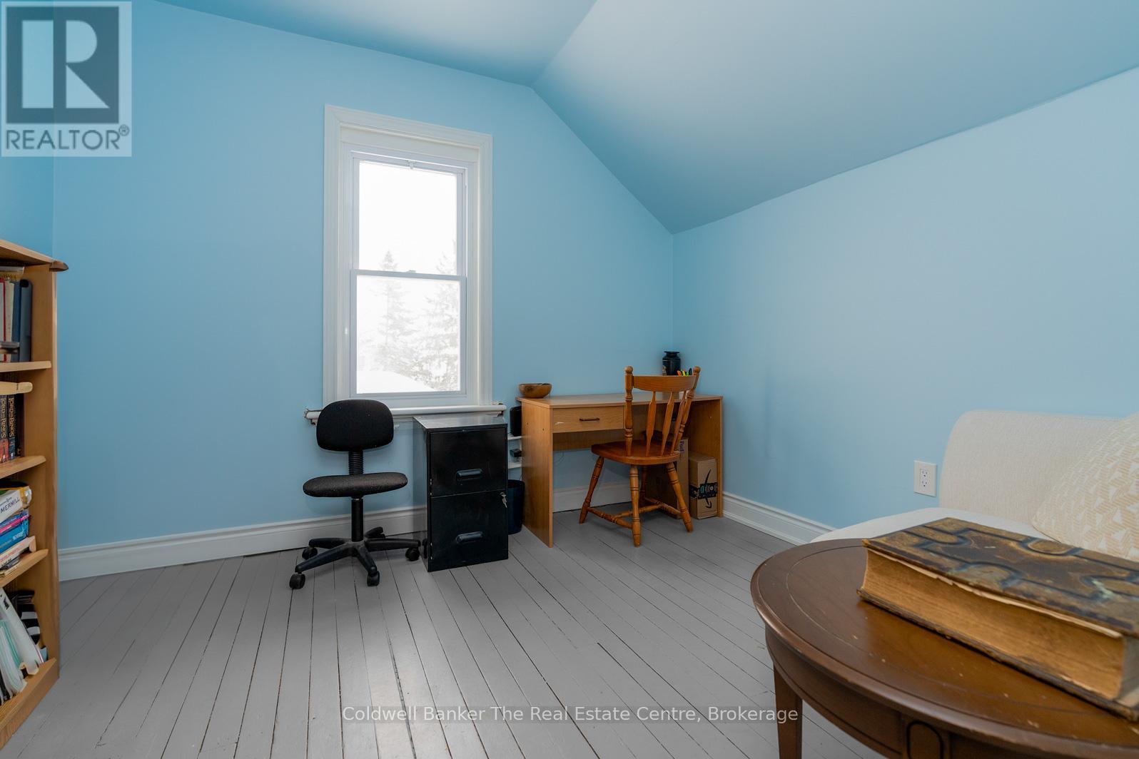 24 Elizabeth Street W, Clearview, Ontario  L0M 1G0 - Photo 15 - S12096248