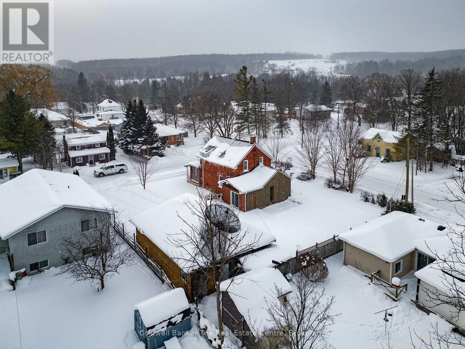 24 Elizabeth Street W, Clearview, Ontario  L0M 1G0 - Photo 20 - S12096248